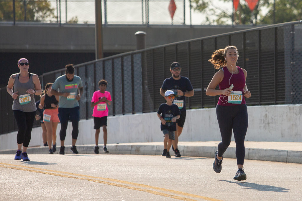 Young children and adults run to honor organ, eye and tissue donors in Maryland, Northern Virginia and Washington, DC at Infinite Legacy's Annual Donate Life Family Fun Run.